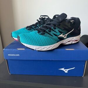 Mizuno Wave Women’s Shoes (Size 8.5)